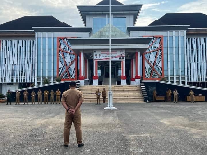 Pimpin Apel Senin, Asisten III Setda Ketapang Tekankan Soal Netralitas ASN di Pemilu 2024