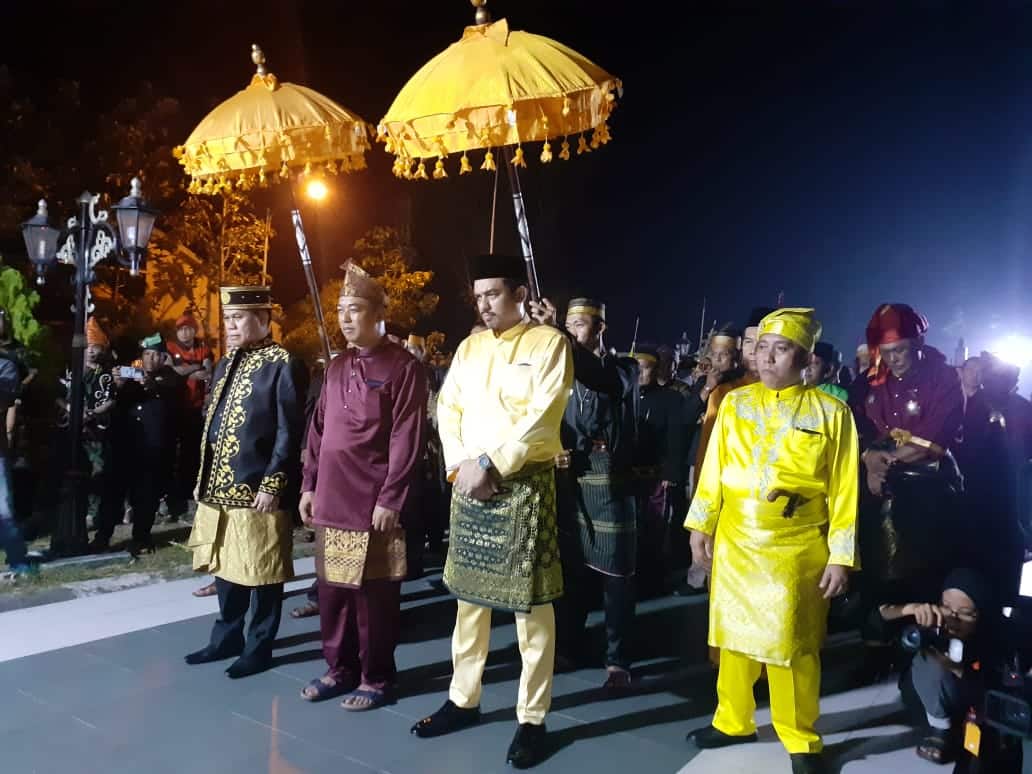 Raja Mempawah Baiat Maman dan Andry dengan Gelar Kekerabatan Keraton Amantubillah