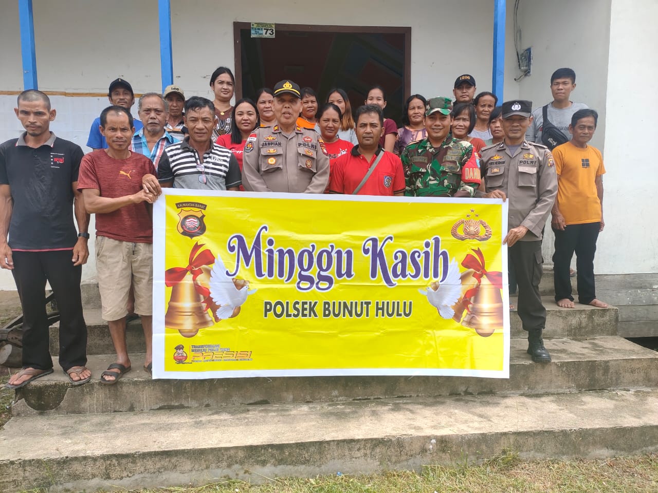 Kapolsek Bersama Danramil Sambangi Desa Nanga Payang Laksanakan Minggu Kasih