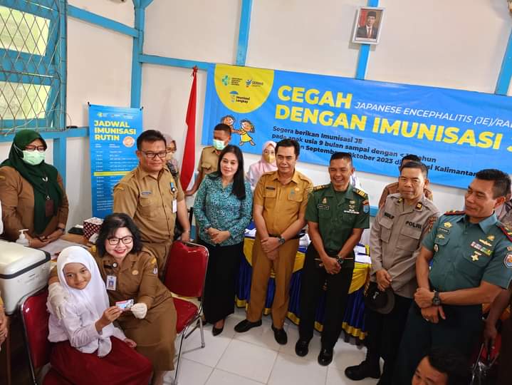 Cegah Penularan Penyakit JEV, Dinkes Ketapang Laksanakan Vaksinasi Perdana di SD 07 Delta Pawan
