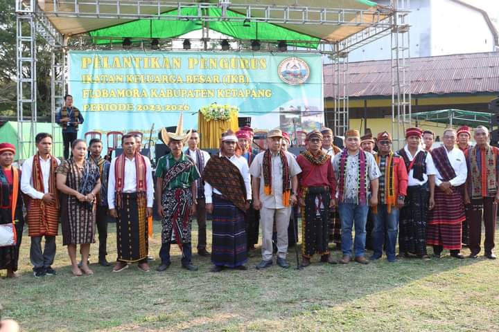 Bupati Ketapang Ucapkan Terima Kasih Atas Dedikasi Guru dari Pulau Timur