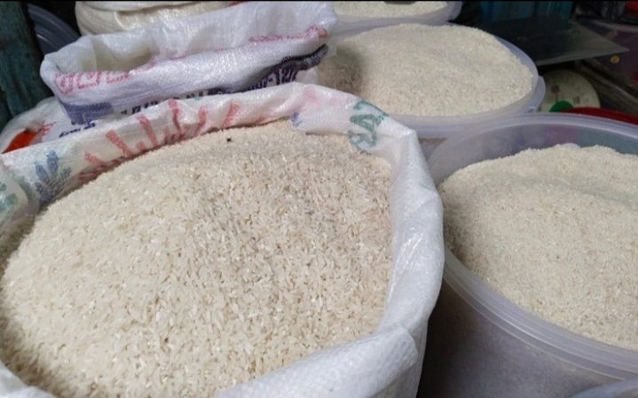 Warga Resah, Harga Beras di Pasar Flamboyan Melonjak Naik