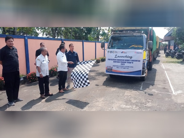 Perum Bulog Ketapang Salurkan Bantuan Pangan ke 24 Ribuan KPM