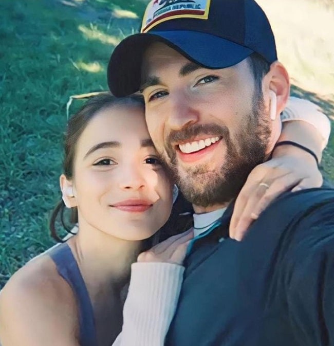 Pernikahan Chris Evans dan Alba Baptista Dihadiri 'Avengers'