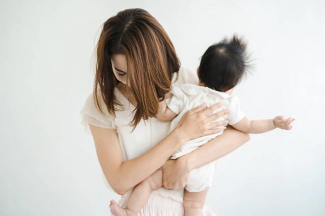 Mengenal Penyebab dan Cara Mengatasi Baby Blues yang Dialami Ibu Setelah Melahirkan