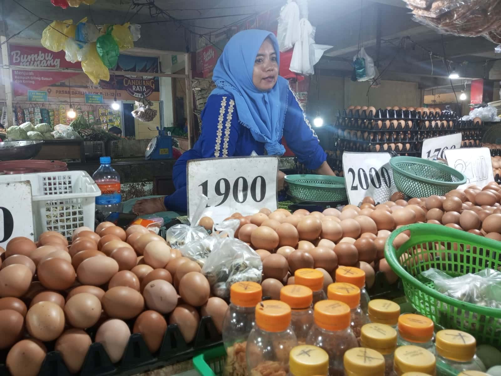 Harga Telur Ayam Turun, Banyak Penjual dari Pembeli