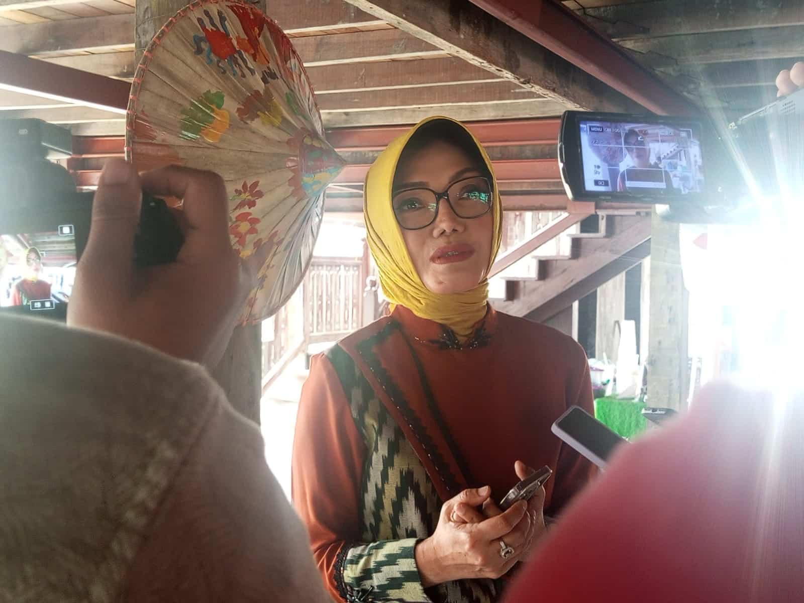Yanieta Arbiastutie Apresiasi Festival Kesenian dan Budaya Melayu Kampung Caping