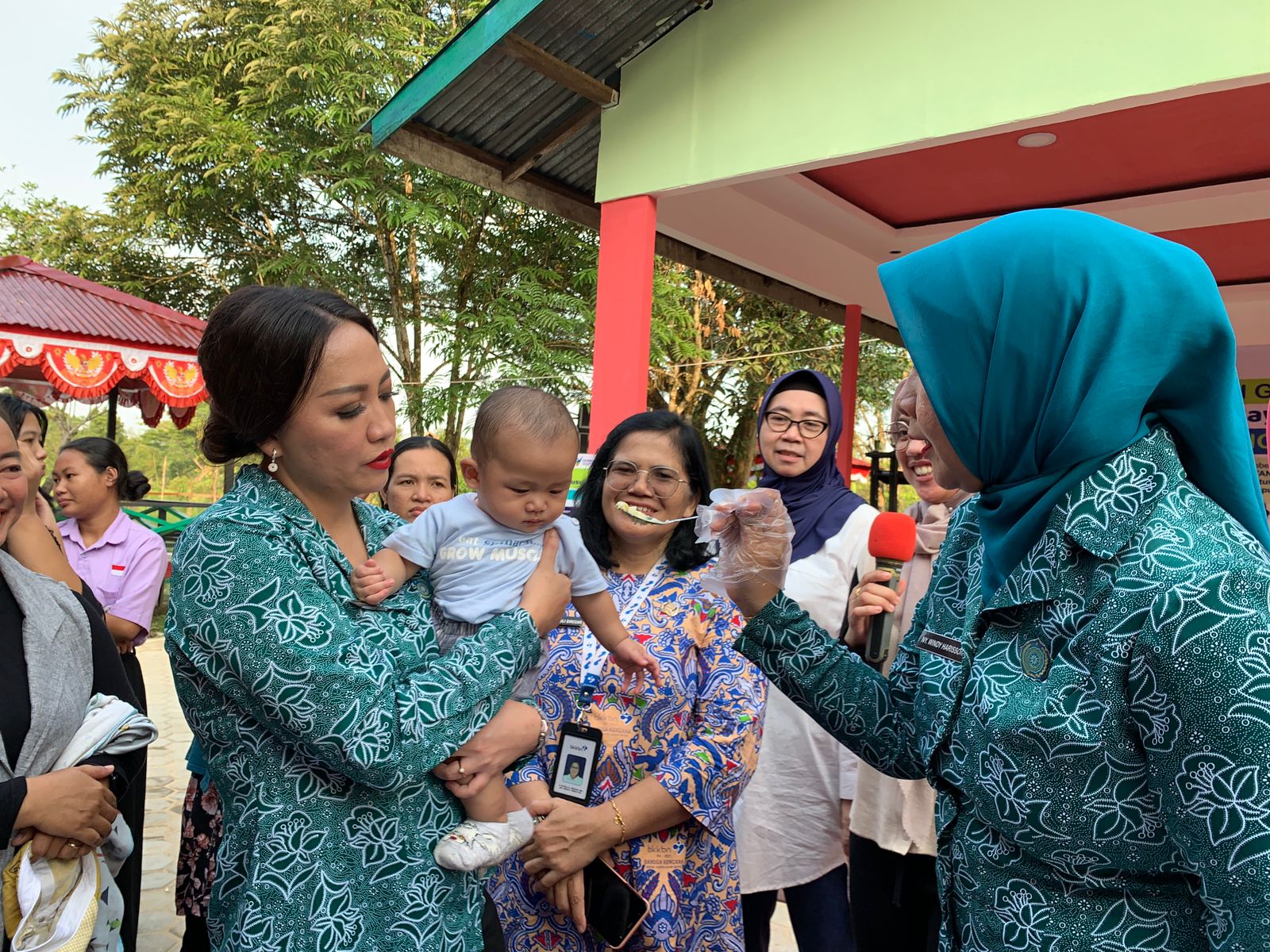 Windy Turun Langsung ke Posyandu Beri Ibu-ibu Edukasi Gizi Upayakan Tekan Stunting