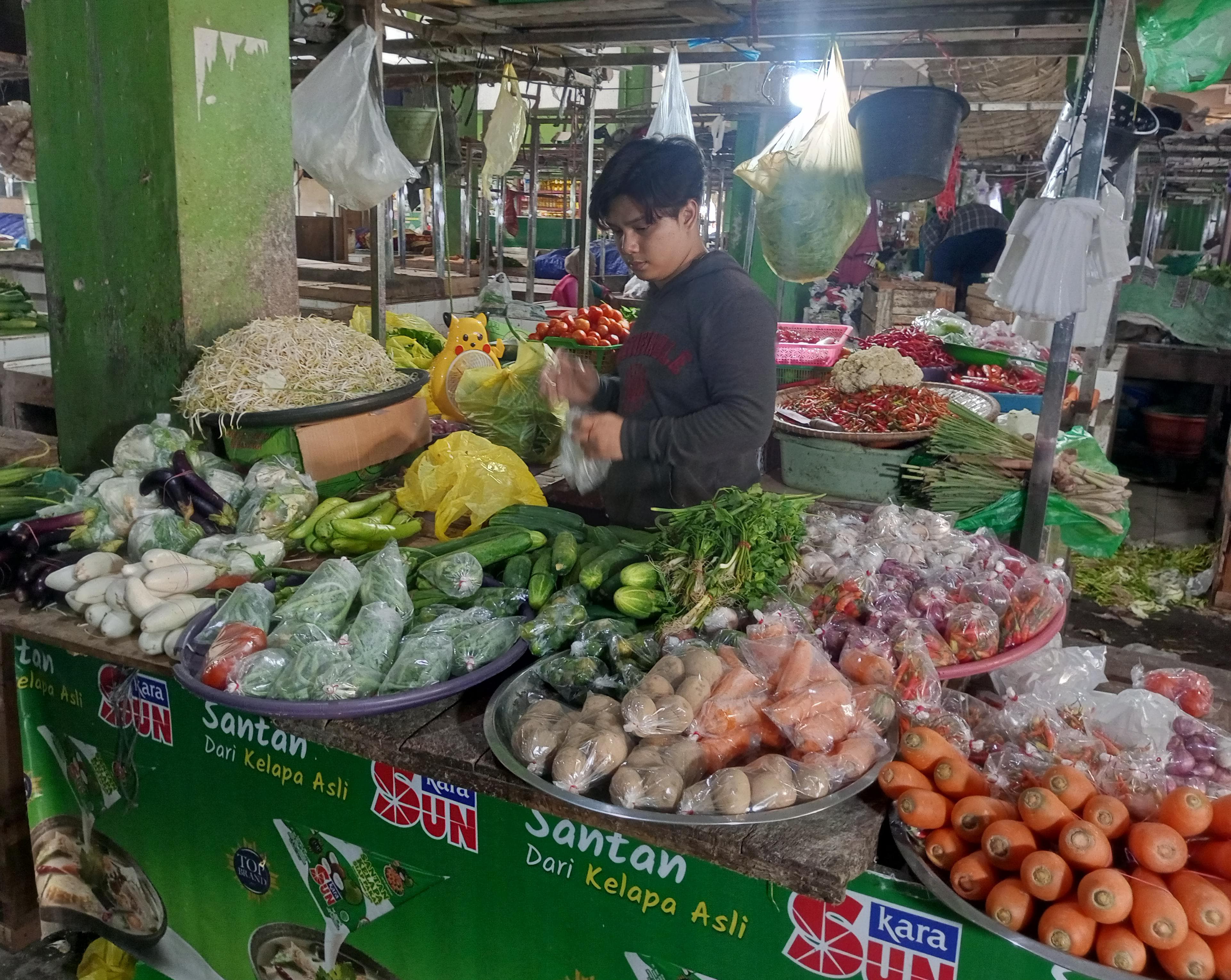 Harga Sejumlah Bahan Pangan Mengalami Kenaikan di Pasar Teratai