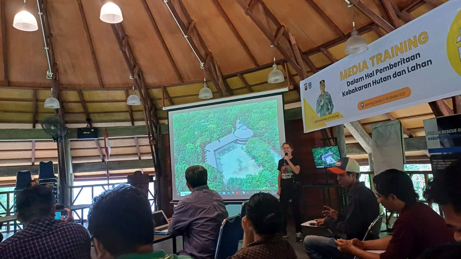 Tingkatkan Kesadaran Masyarakat Terhadap Karhutla, YIARI Ketapang Gelar Media Training