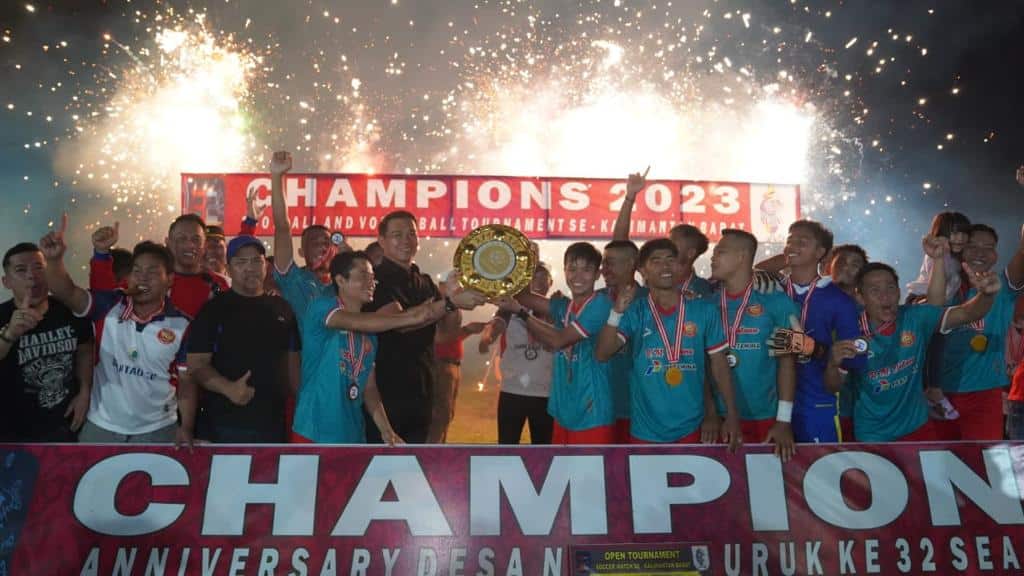 Bupati Kapuas Hulu Tutup Open Turnamen Sepak Bola se-Kalbar di Desa Nanga Suruk