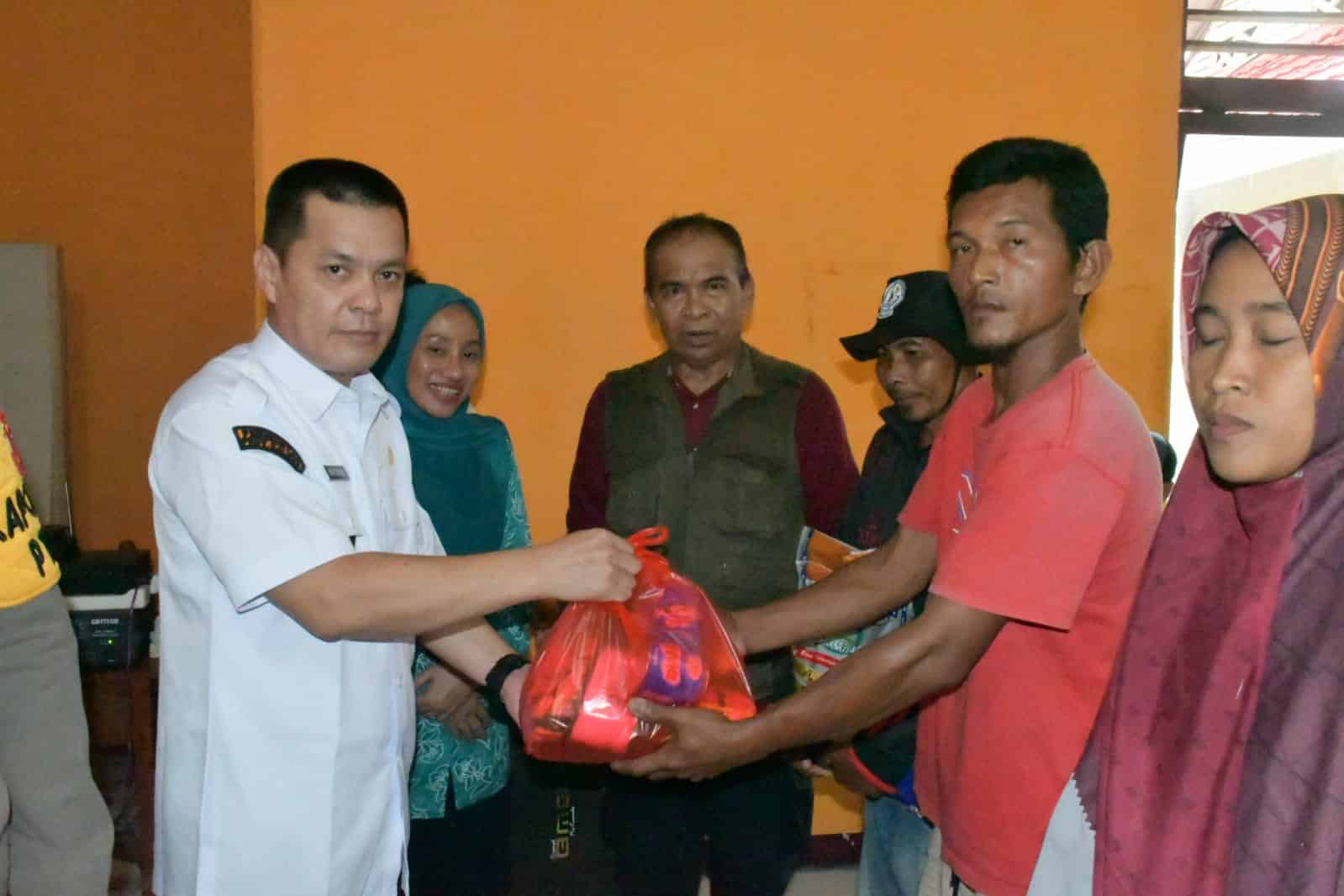 Kendalikan Inflasi, Pemkab Kayong Utara Salurkan 5.150 Paket Pangan Murah ke Wilayah Kepulauan