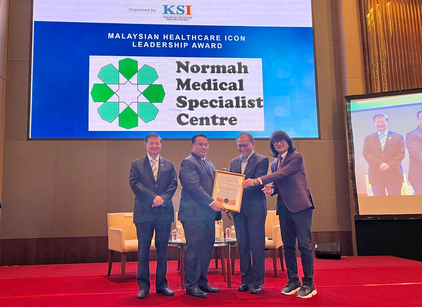Normah Raih Malaysian Healthcare Icon Leadership Award 2023