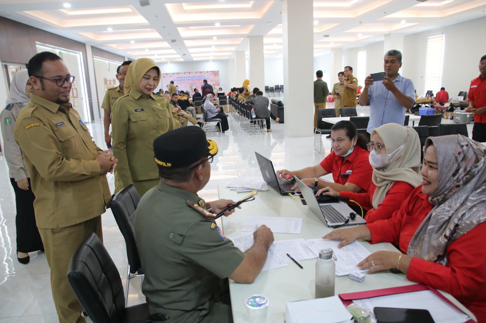 Kumpul Bareng Disporapar Kalbar, Luncurkan Kalbar Connext hingga Donor Darah dan Diskusi Politik