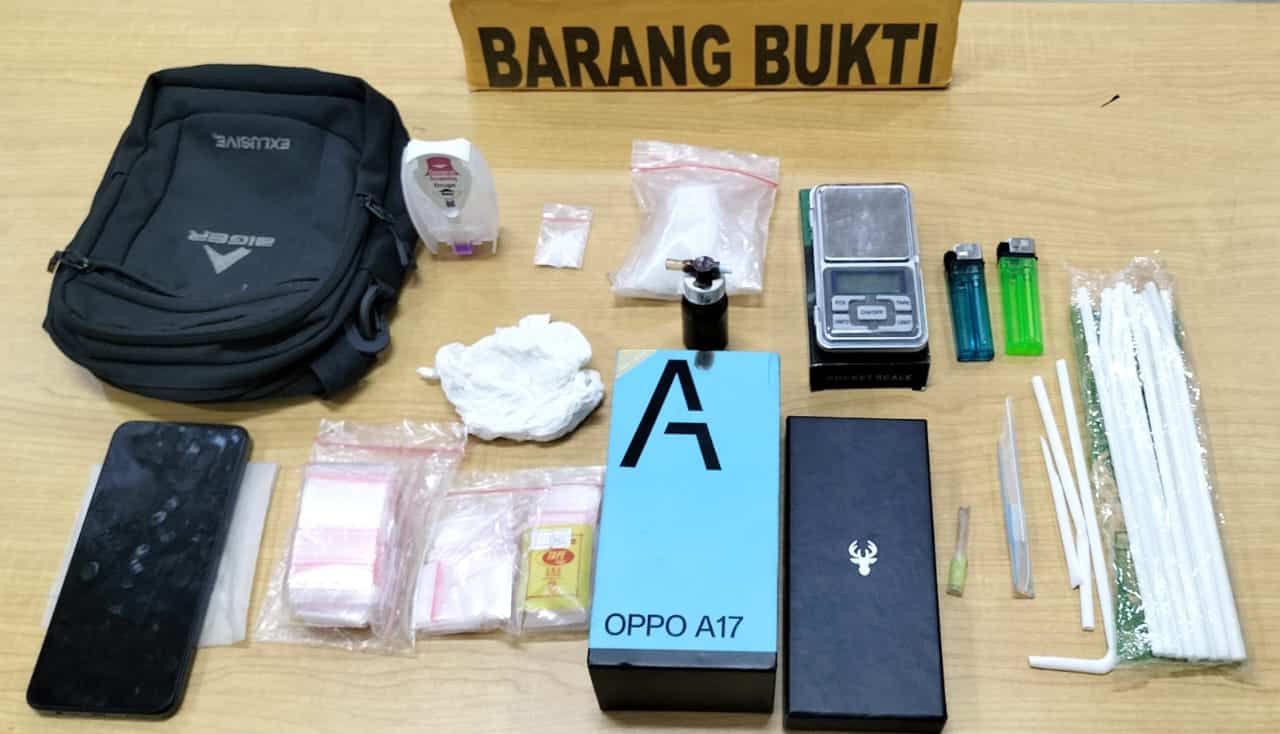 Satresnarkoba Polres Kapuas Hulu Tangkap Pengedar Sabu Asal Sungai Pinyuh