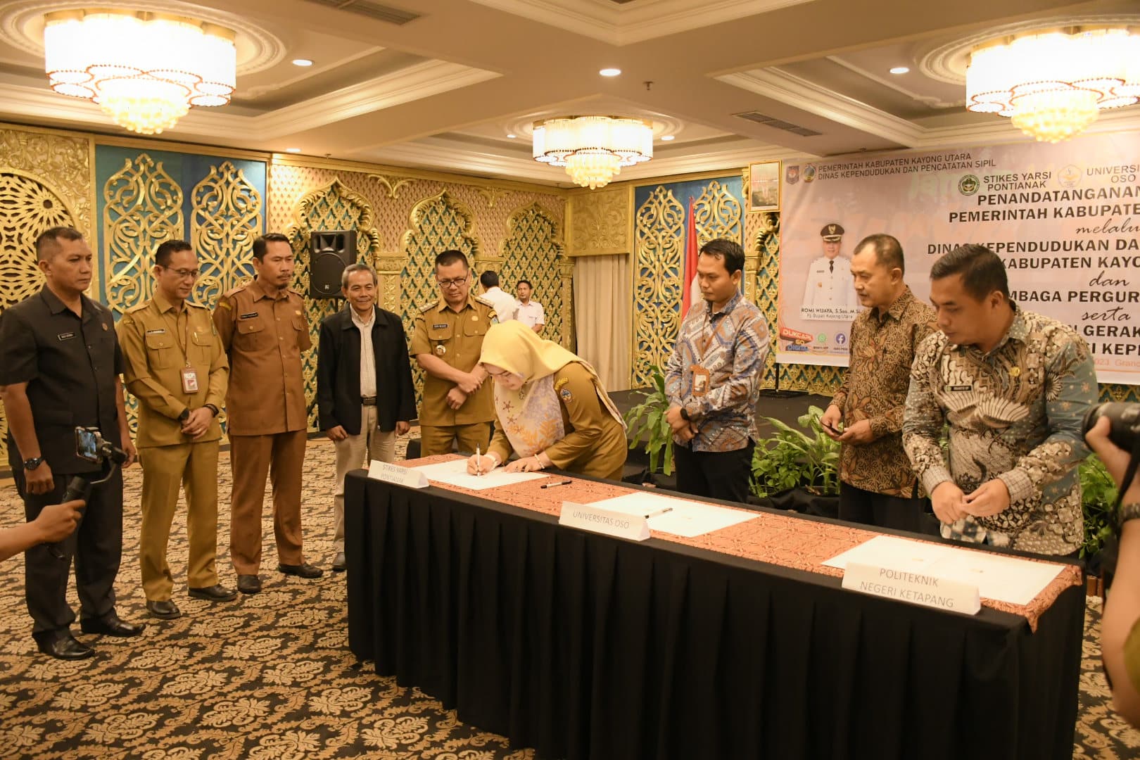 Pemkab Kayong Utara Teken PKS dengan Tiga Perguruan Tinggi