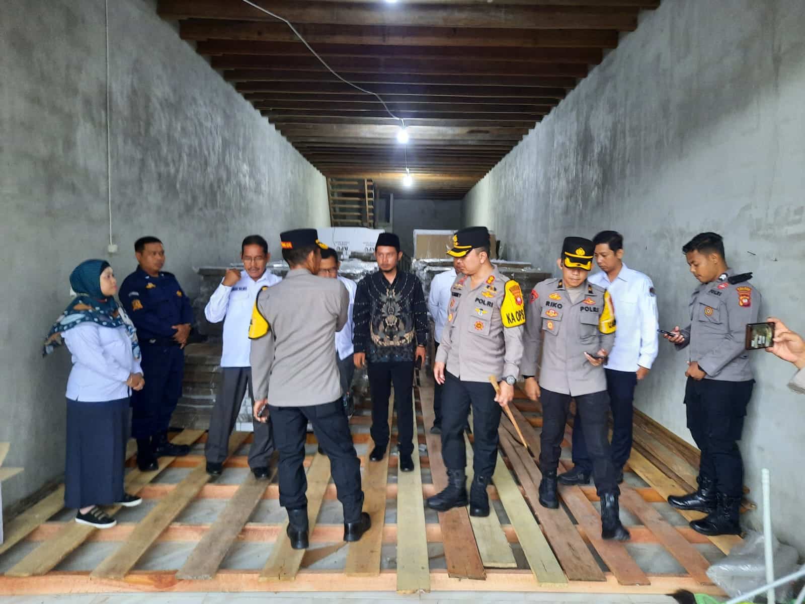 KPU Ketapang Terima Logistik Pemilu Berupa 7.008 Bilik Suara