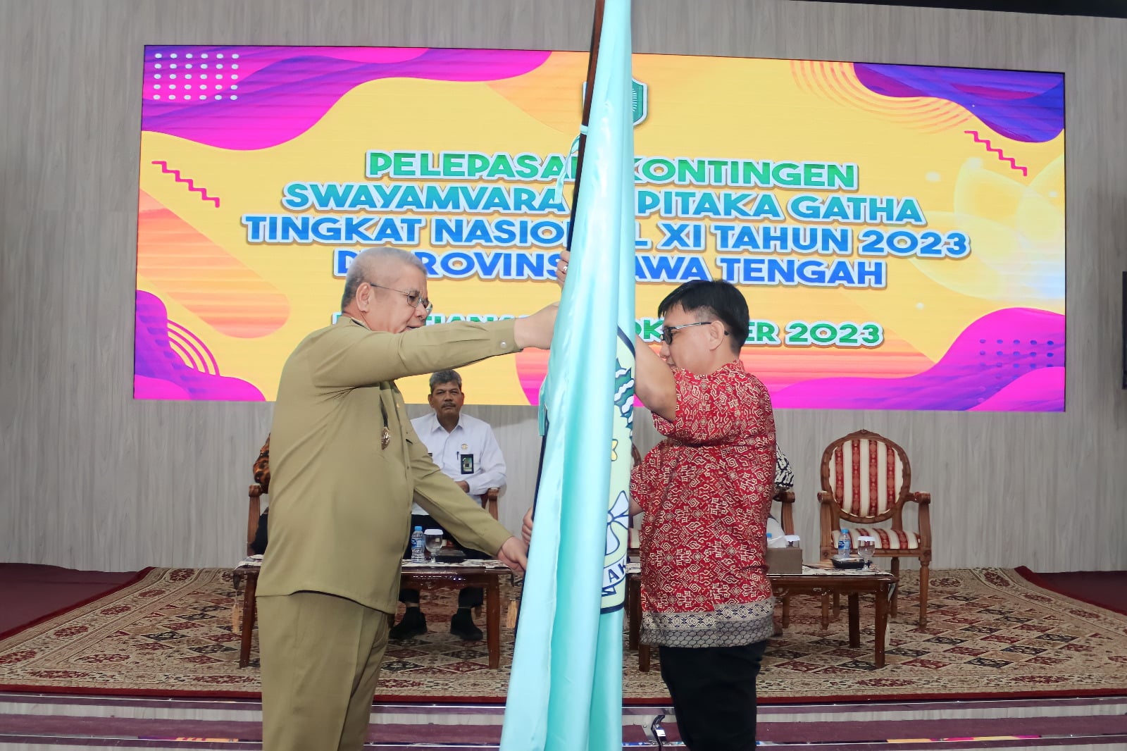 Harisson Lepas Kontingen Swayamvara Tripitaka Gatha Kalbar ke Magelang untuk Ikuti Lomba Nasional