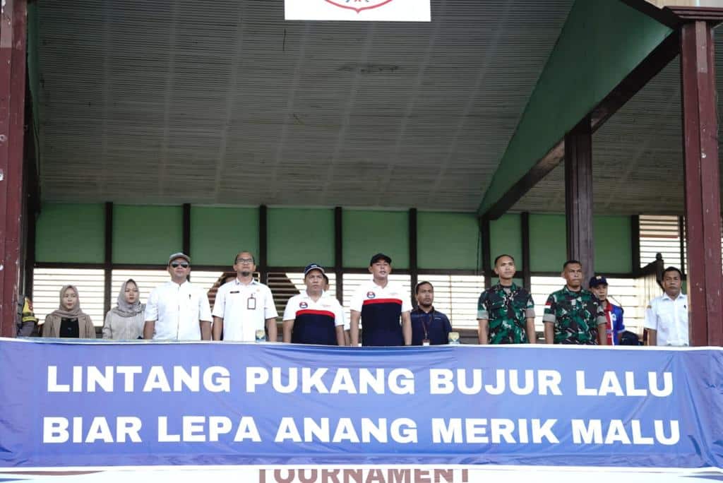 Wakil Bupati Wahyudi Hidayat Tutup Turnamen Kapuas Hulu Hebat