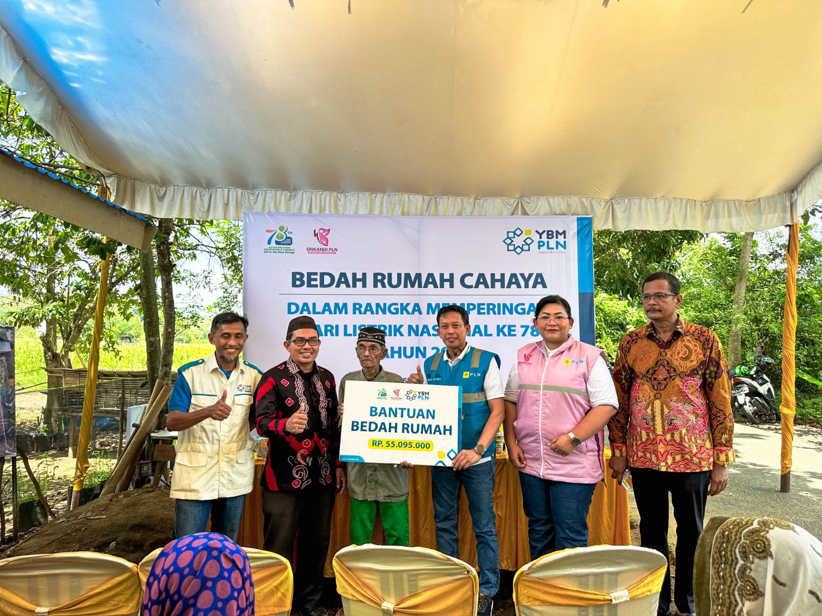 Sambut HLN ke-78, PLN Bedah Rumah Dhuafa di Banjarbaru