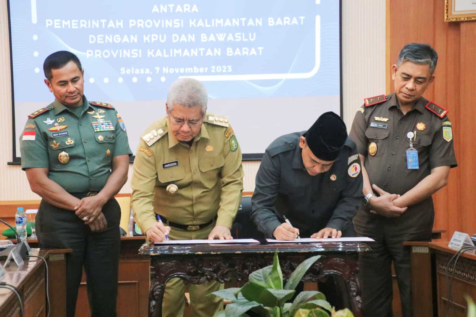 Dukung Kelancaran Pemilu, Pemprov Kalbar Hibahkan Rp 300 M ke KPU dan Bawaslu