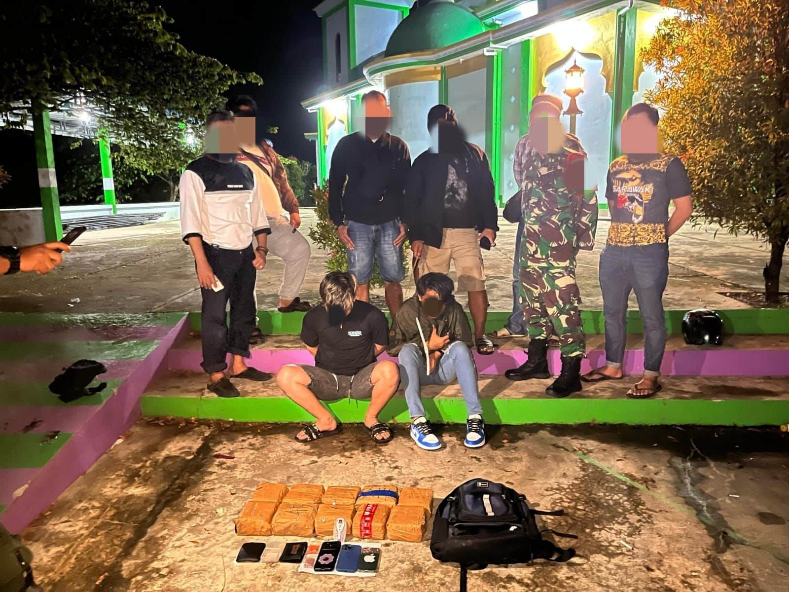 Dua Pelaku Penyelundupan 10 Kg Sabu dan 86 Pil Ekstasi di Balai Karangan Ditangkap