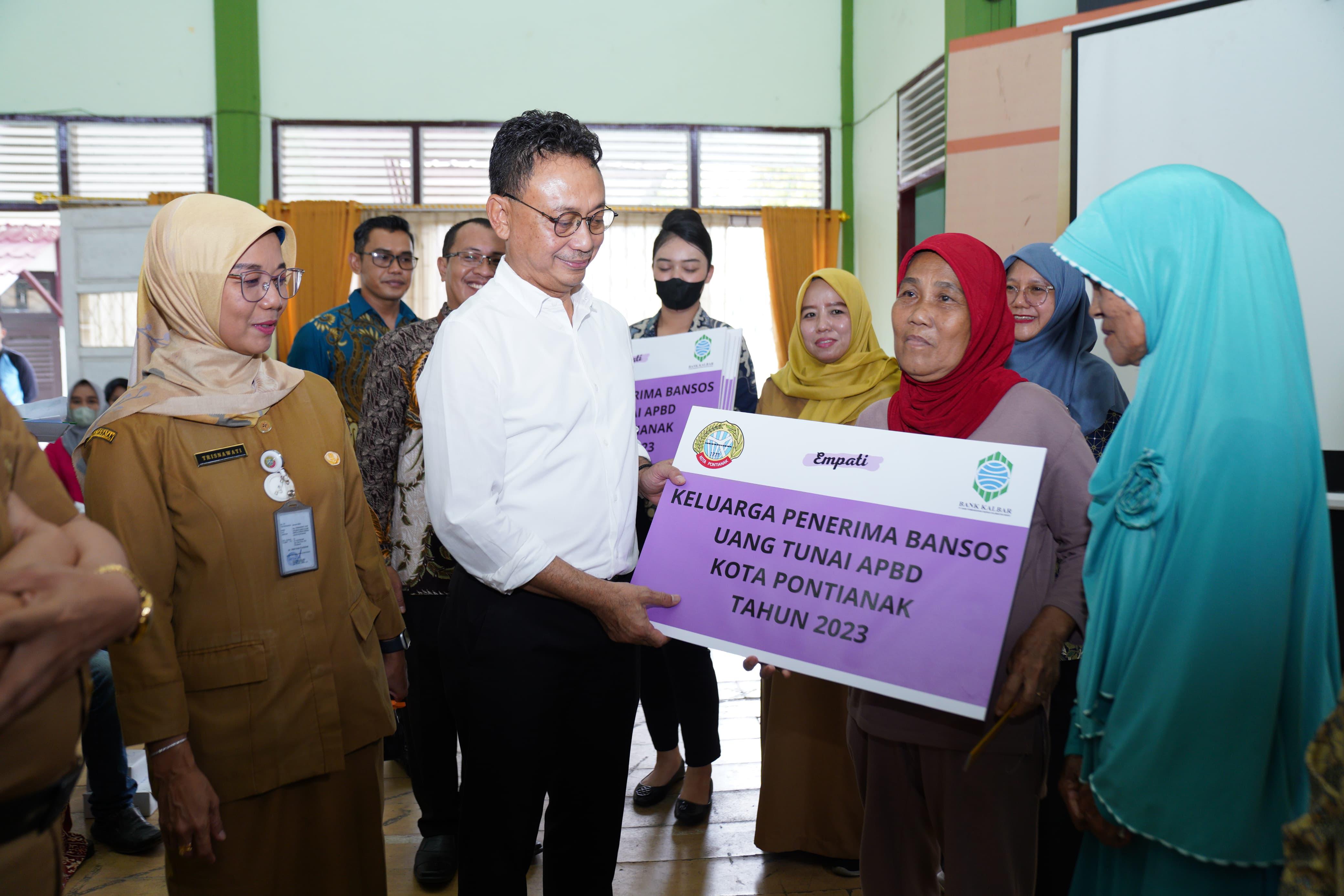 2.965 KK se-Kota Pontianak Terima Bantuan dari Pemkot Pontianak