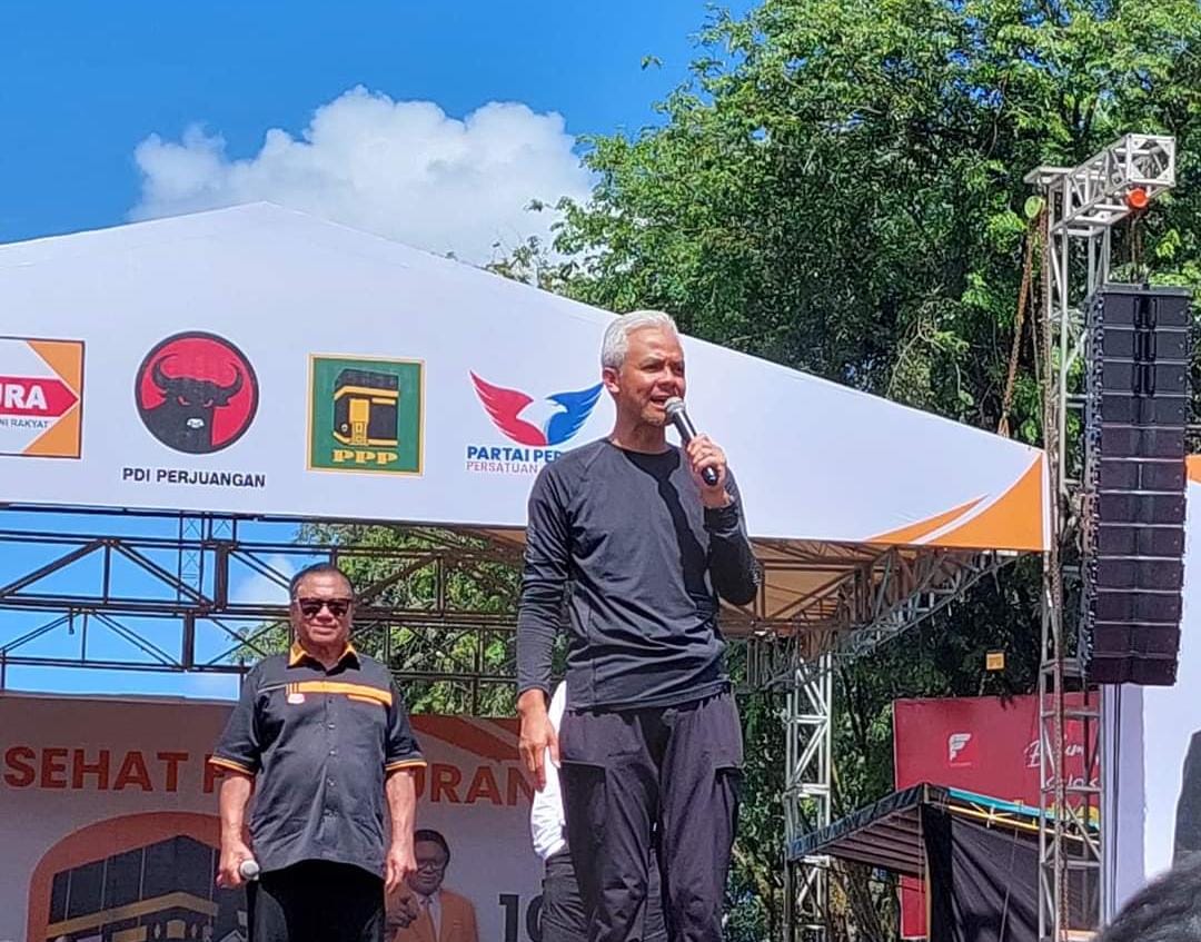 Ribuan Massa di Pontianak Ikuti Senam Sehat Bareng Ganjar-Mahfud, Warga: Momen Tak Terlupakan