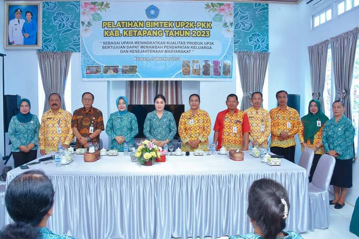 Ketua TP PKK Ketapang Buka Bimtek UP2K