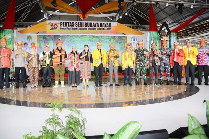 Bupati Ketapang Buka Pentas Seni Budaya Dayak ke-IX Tahun 2023