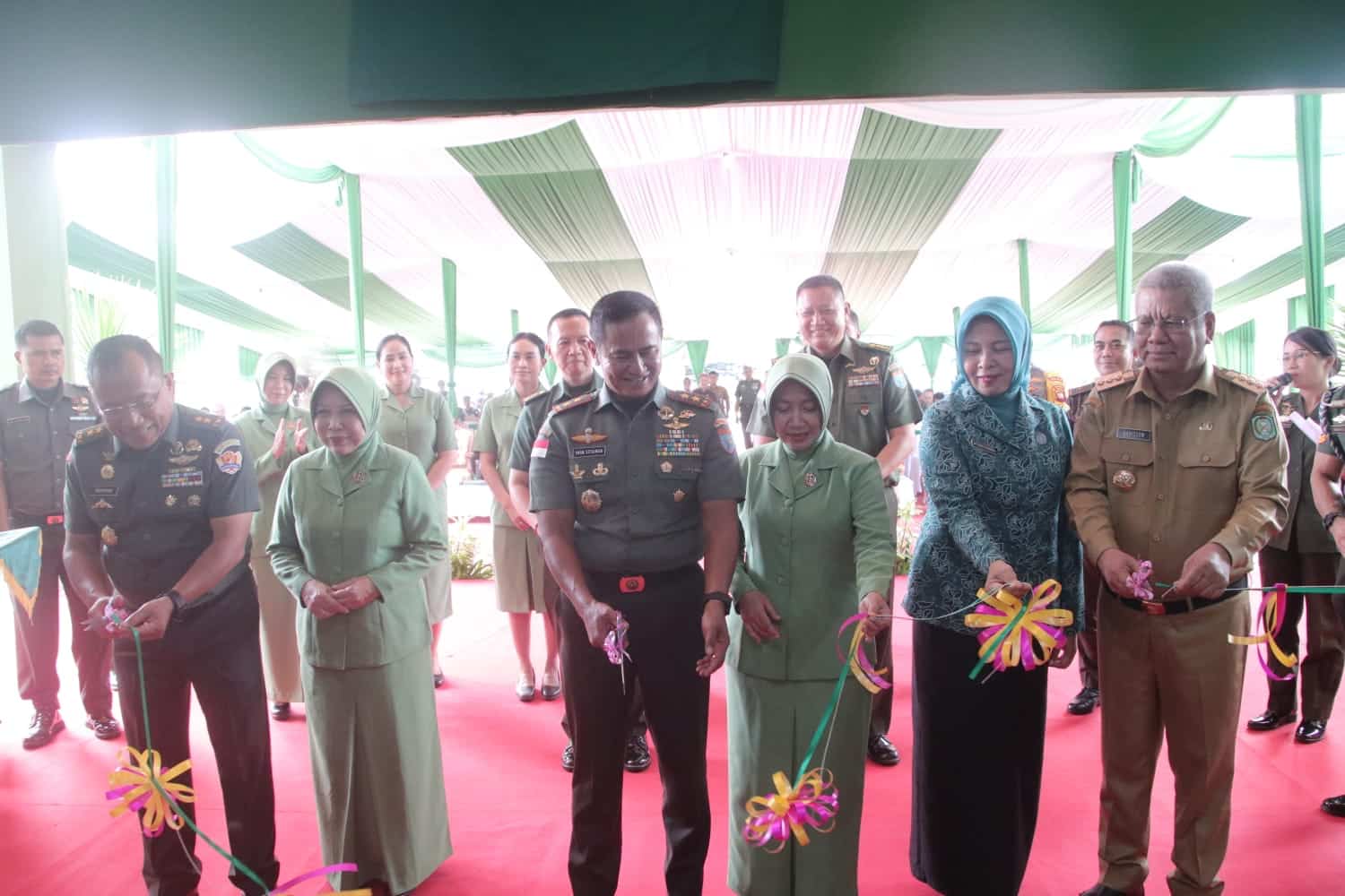 Pj Gubernur Harisson Hadiri Peresmian Gedung Aula dan Poliklinik Rumah Sakit Tingkat II Kartika Husada