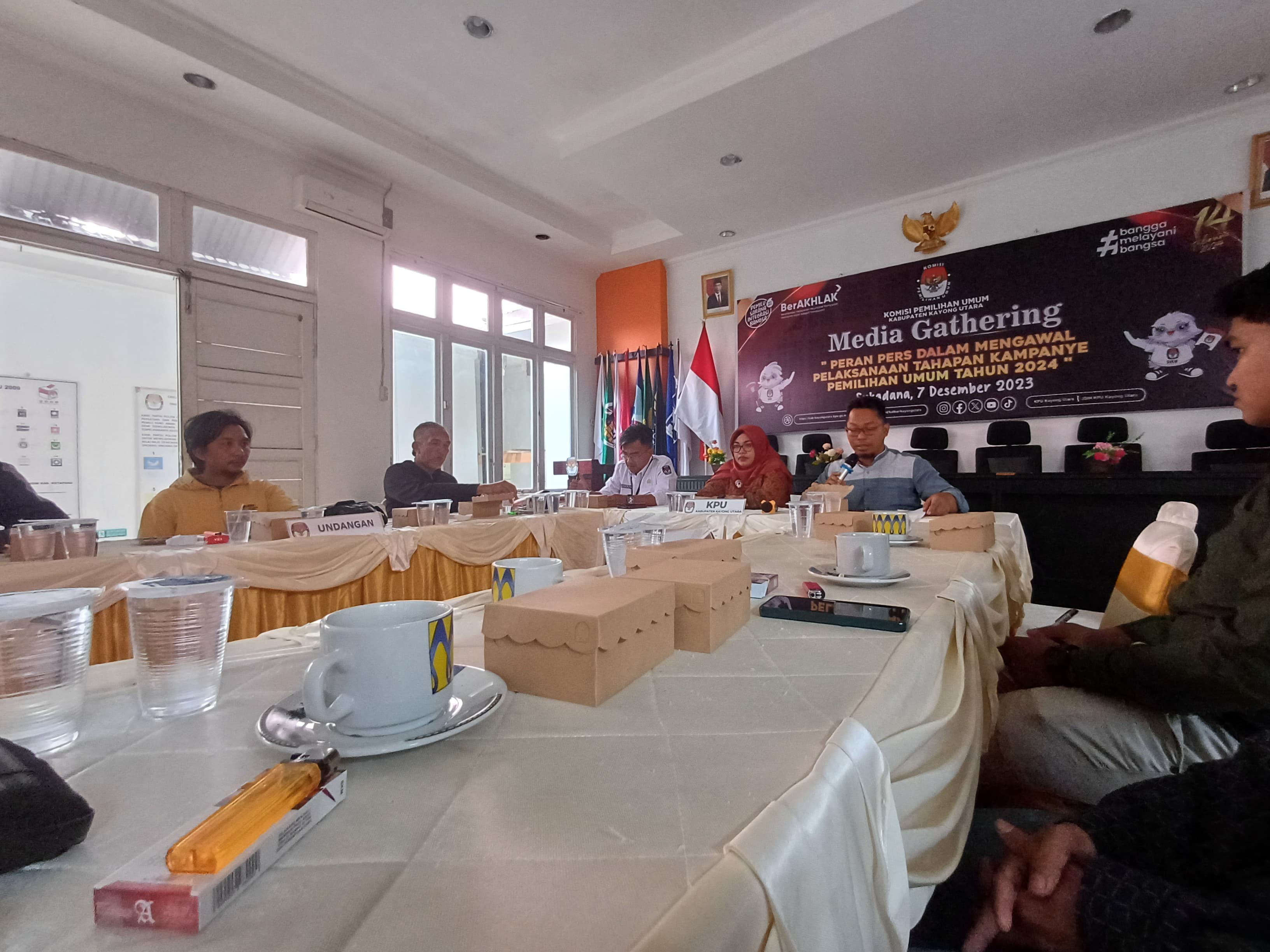 Tingkatkan Sinergi dengan Media, KPU Kayong Utara Gelar Media Gathering