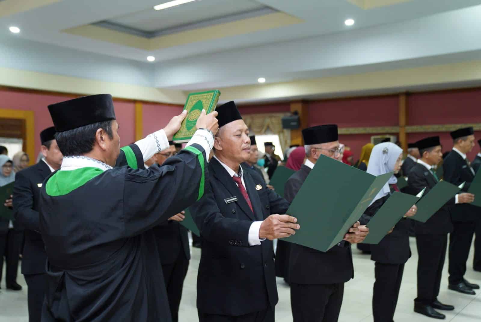Wali Kota Pontianak Lantik Lima Orang Pejabat Eselon Dua