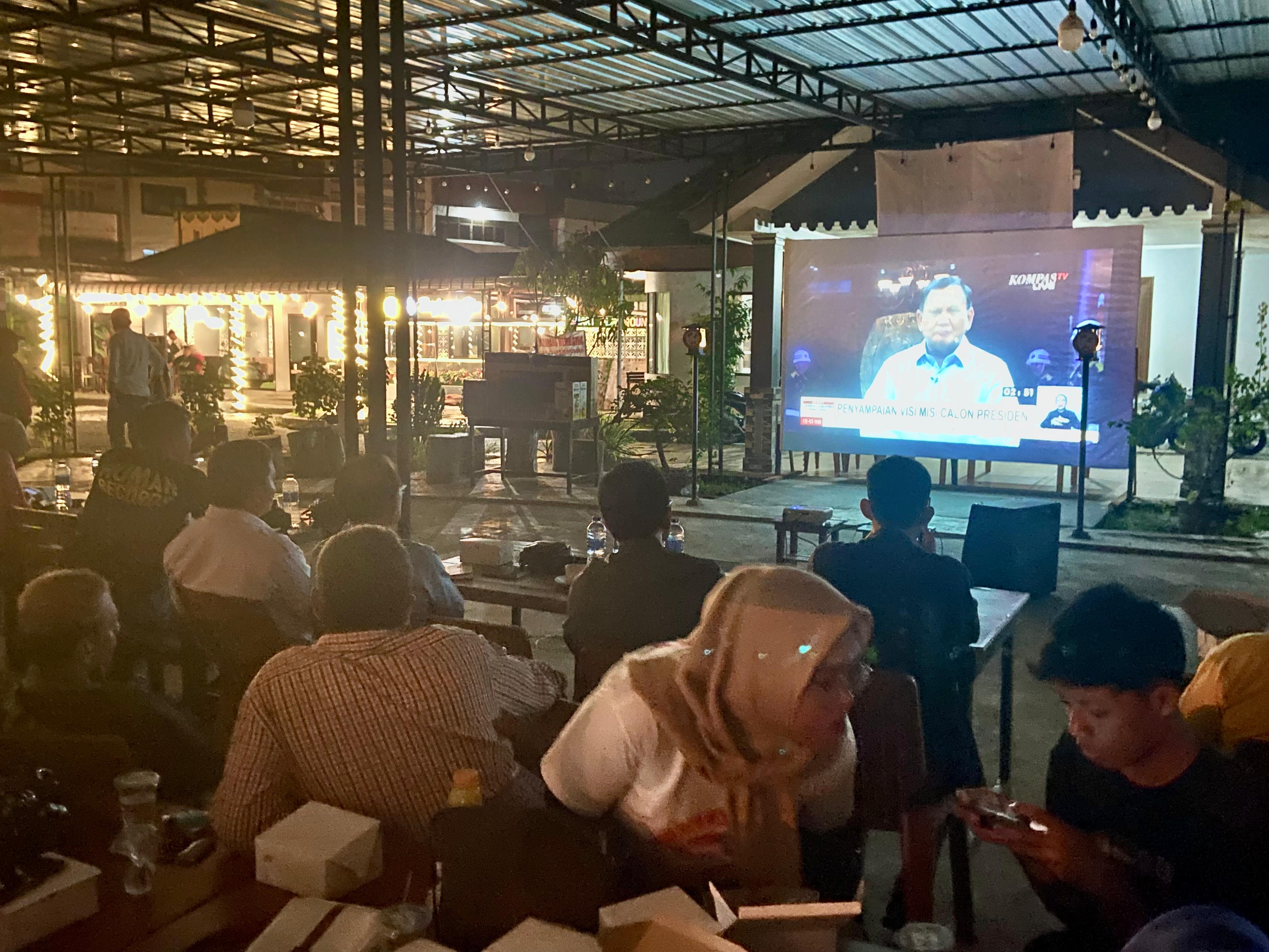 Relawan Prabowo-Gibran Kalbar Gelar Nobar Debat Capres 2024