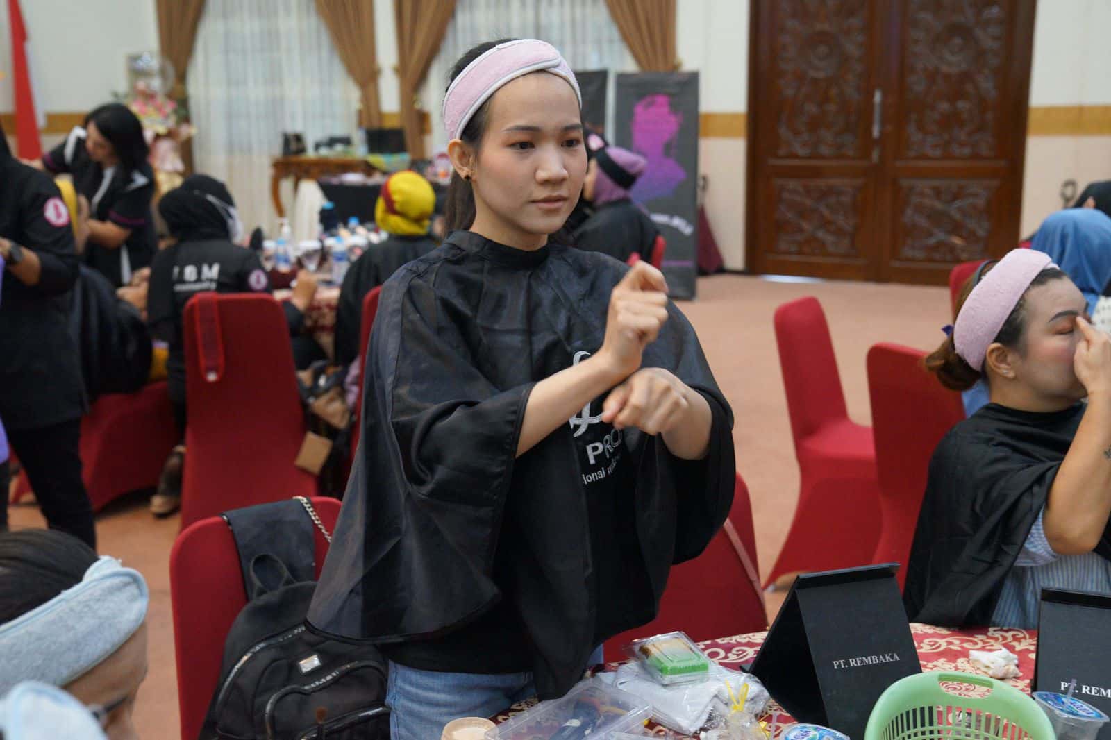 Puluhan Penyandang Disabilitas di Pontianak Dapat Pelatihan MUA