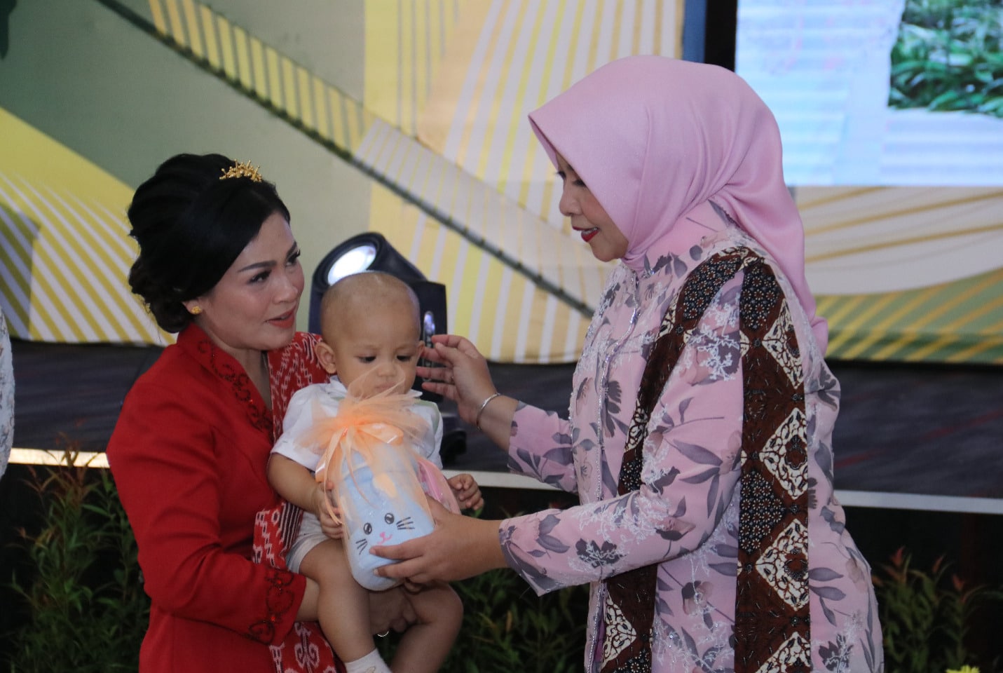 Puncak Peringatan Hari Ibu di Kalbar Diisi dengan Aksi Nyata Penanganan Stunting