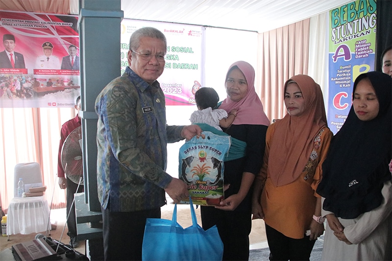 Pj Gubernur Kalbar Resmi Buka Kick Off Program Sinita Penjaga Ibu Jari di Posyandu Mekar Rindang