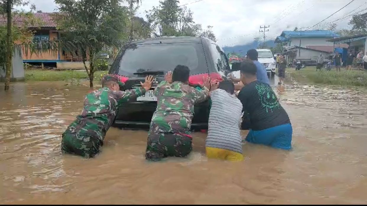 Curah Hujan Tinggi, Danramil 1206-14 Hulu Gurung Imbau Warga Tingkatkan Kewaspadaan