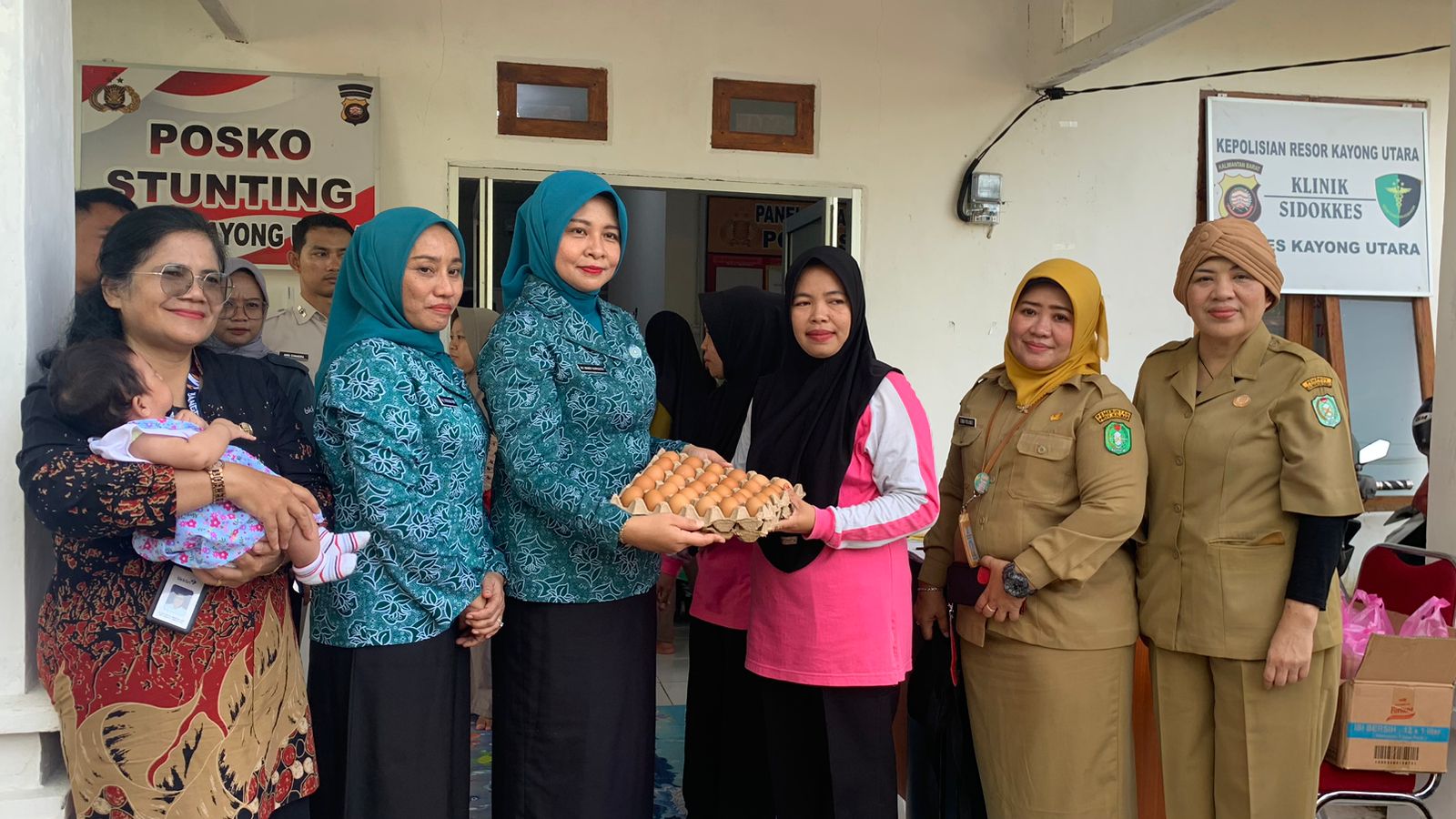 Windy Sambangi Posyandu Kemala, Berikan Bantuan dan Edukasi Gizi Turunkan Stunting 