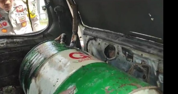 Polisi Temukan 1 Drum Bekas Pertalite dari Mobil yang Terbakar di SPBU PT Gelora Putussibau
