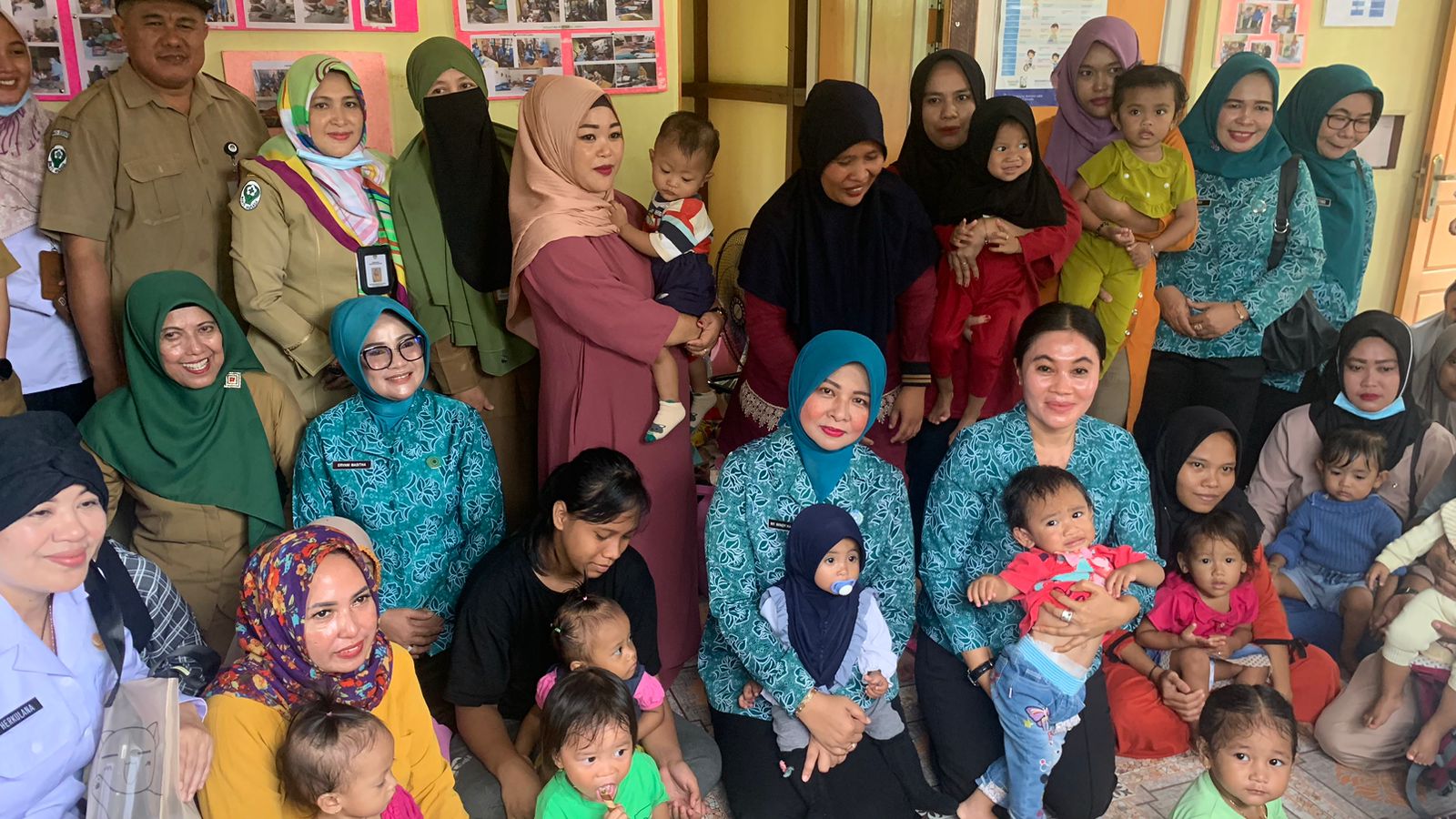 Kunker ke Ketapang, Windy Lakukan Aksi “Serbu Posyandu” Kalahkan Stunting