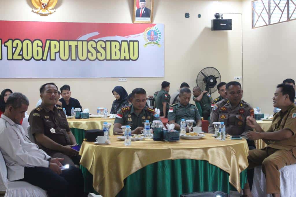 Kodim Putussibau Gelar Komsos bersama Aparatur Pemkab Kapuas Hulu