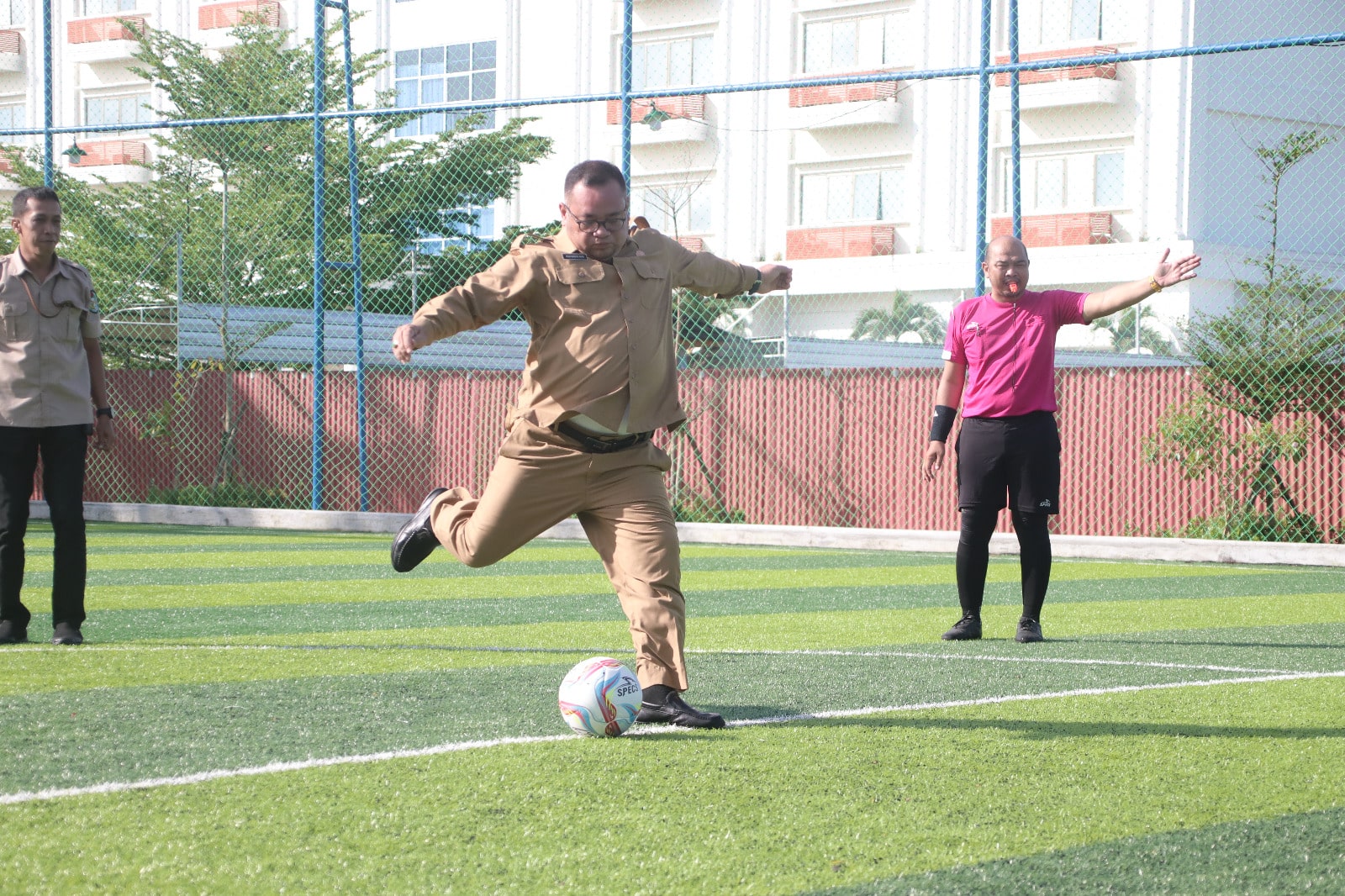 Pj Sekda Kalbar Buka Turnamen Mini Soccer Antar OPD