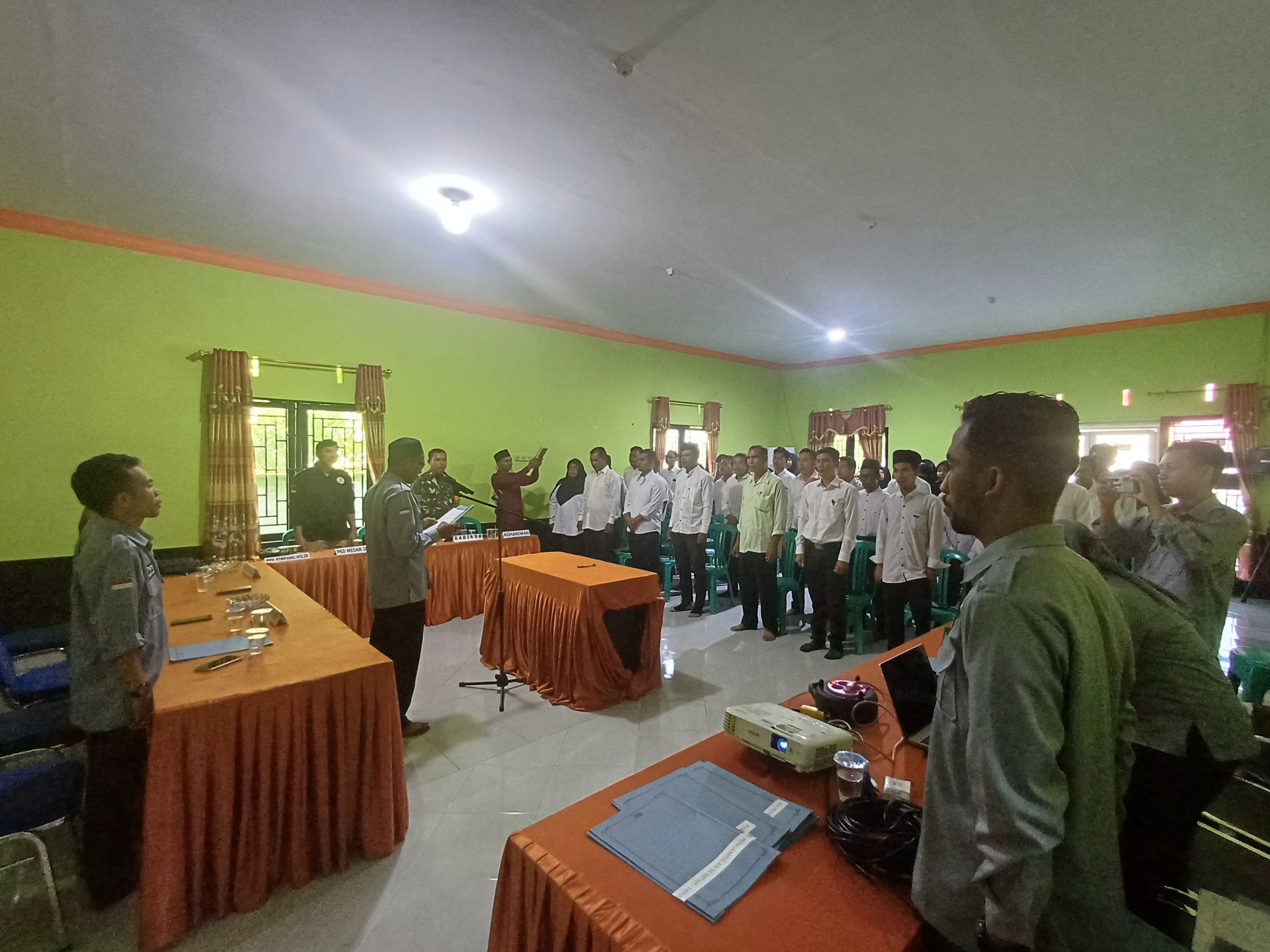 56 dari 5.741.127 Anggota KPPS Dilantik di Desa Medan Jaya