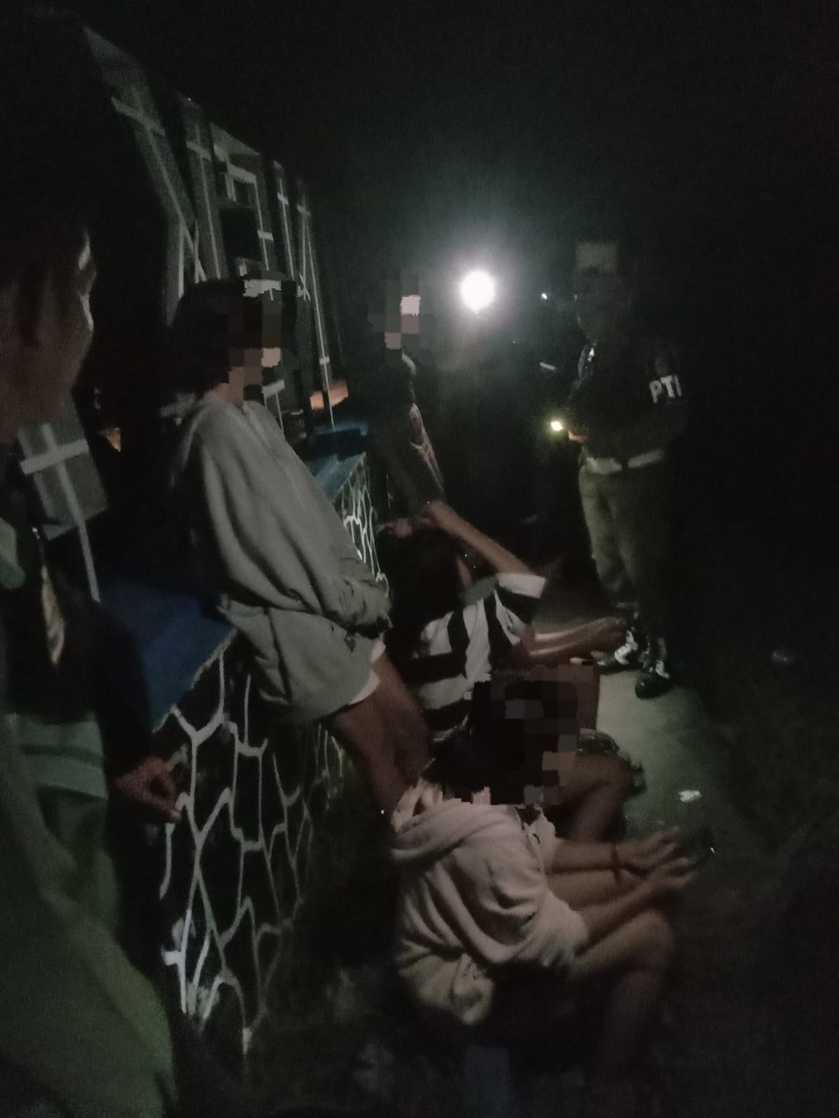 Satpol PP Kapuas Hulu Amankan 5 Remaja Putri Nongkrong di Danau Nek Aun