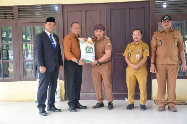 Pemkab Ketapang Salurkan Bantuan Beras ke 25.884 Penerima Manfaat