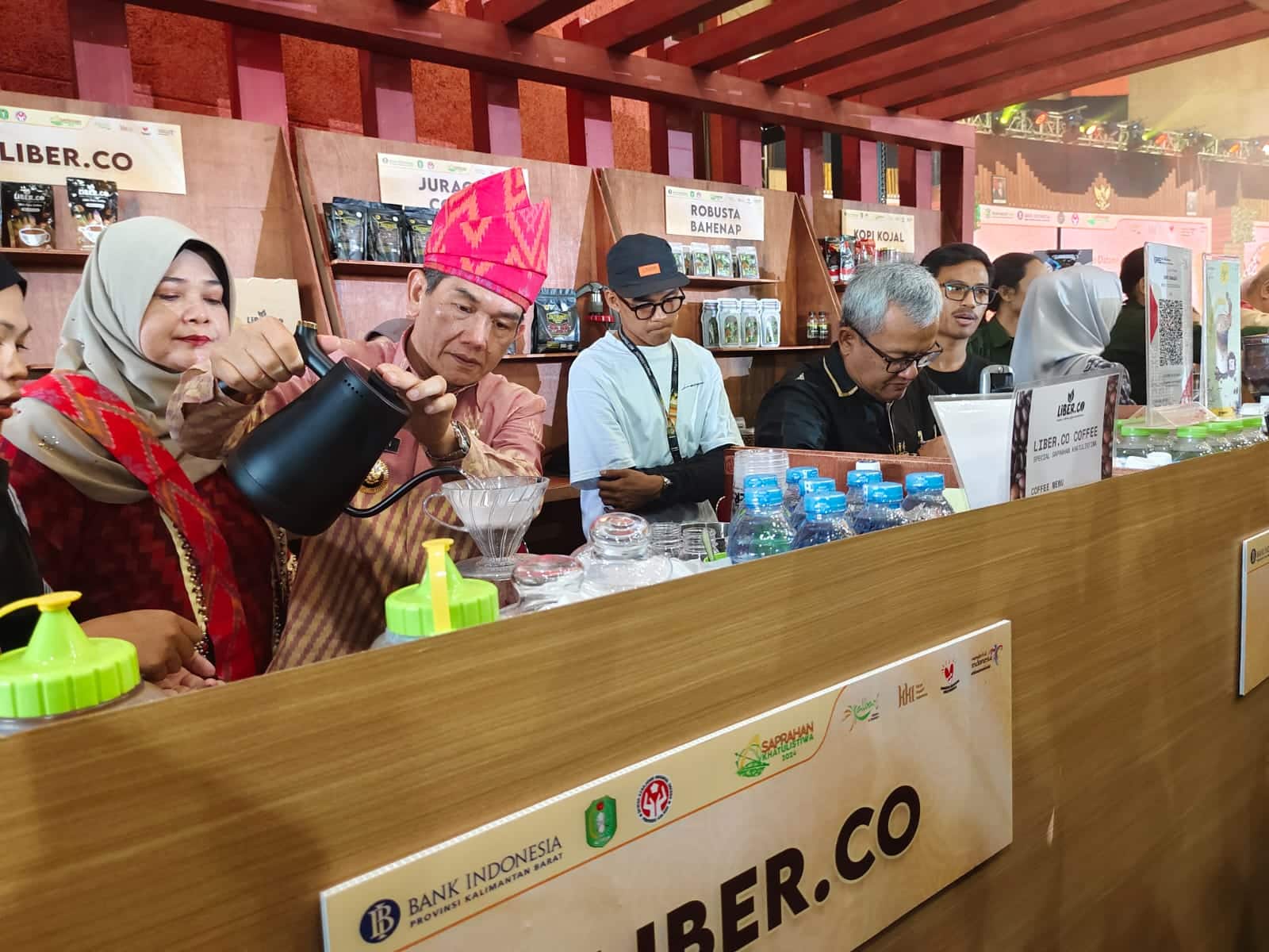 Saprahan Khatulistiwa Expo, Pj Wako Ani Racik Kopi ala Barista
