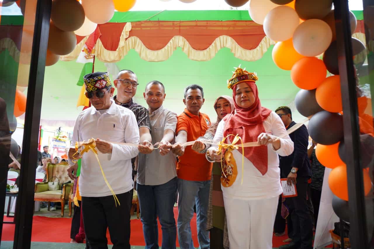 Pj Wako Ani Sofian Resmikan Toko Bakery Papa Cookies