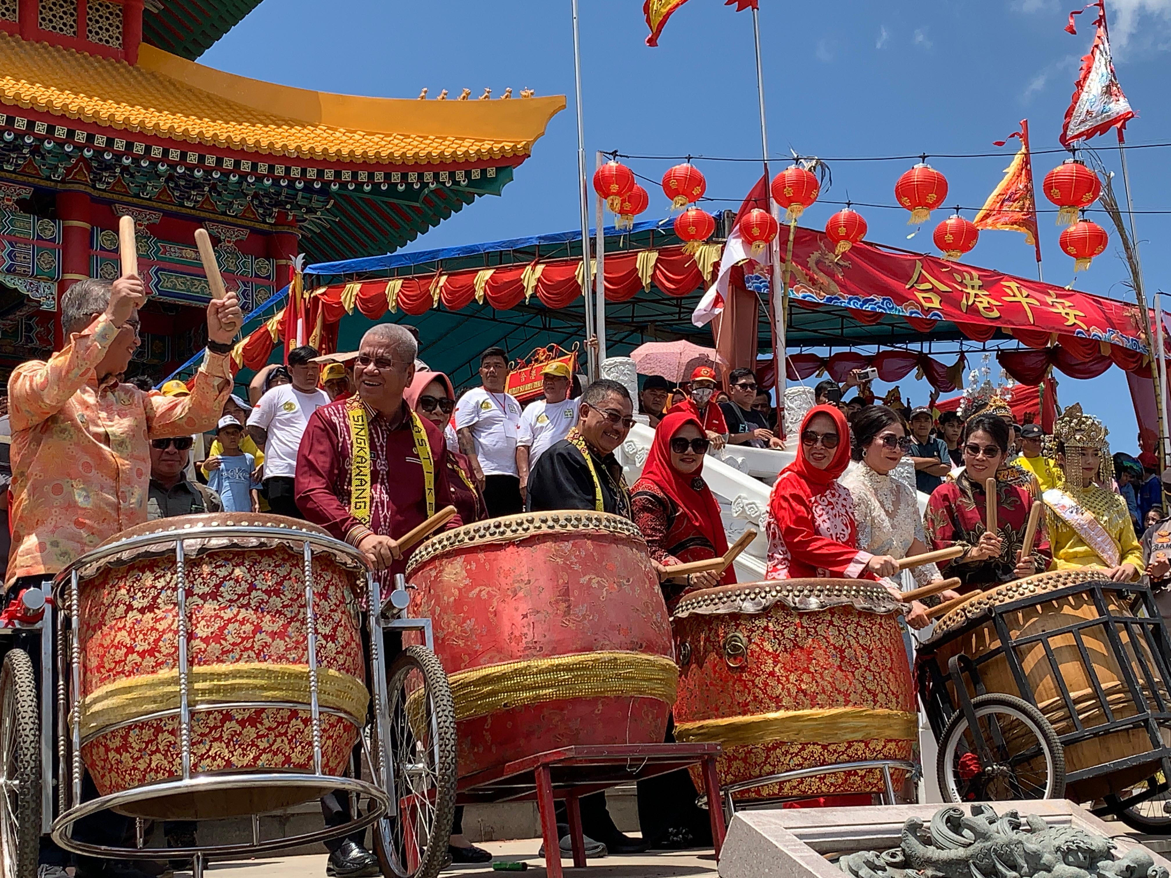 Pj Gubernur Kalbar Buka Mini Festival Cap Go Meh Singkawang
