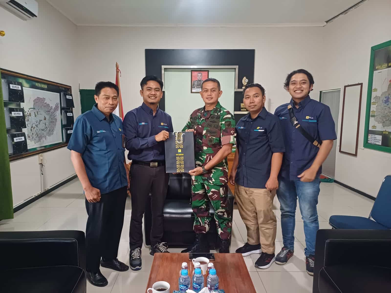 Dandim 1206/Putussibau Sambut Silaturahmi Manager PT PLN Putussibau 